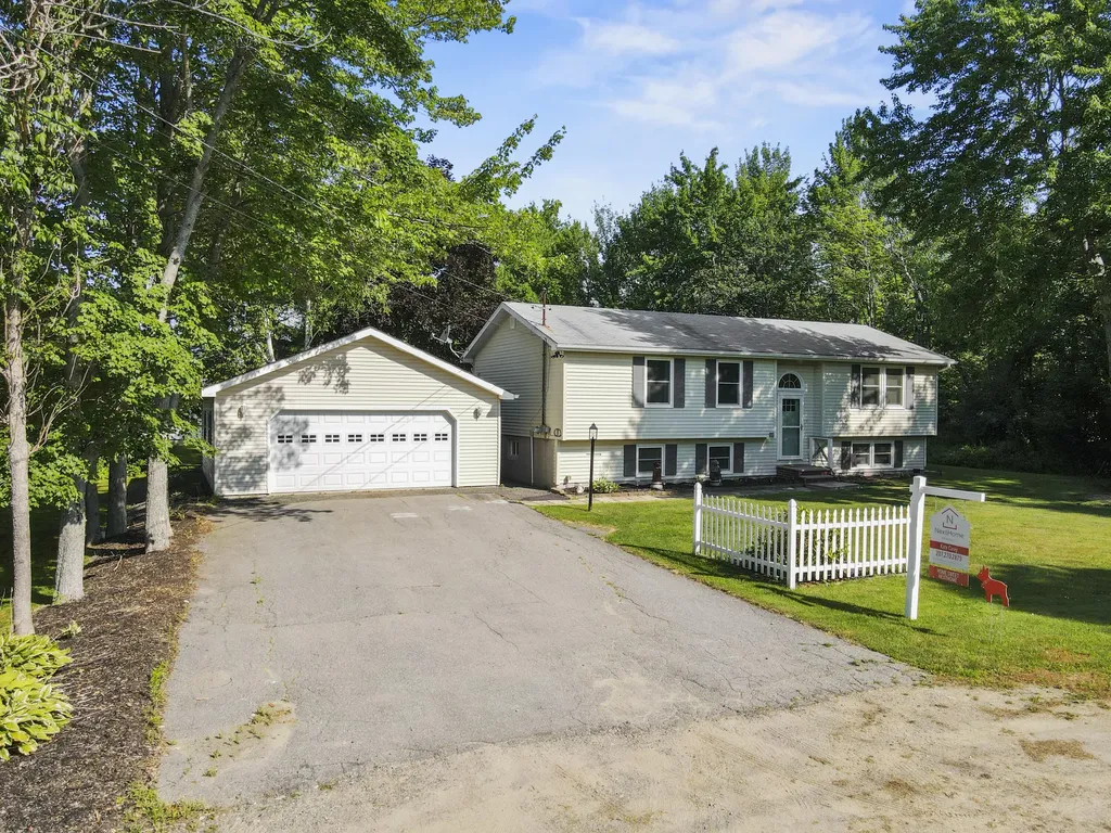 68 Lorraine Avenue Brewer ME 04412
