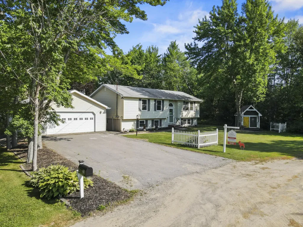 68 Lorraine Avenue Brewer ME 04412