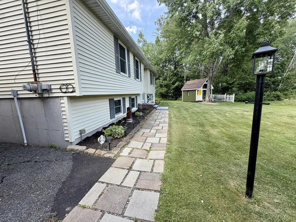 68 Lorraine Avenue Brewer ME 04412