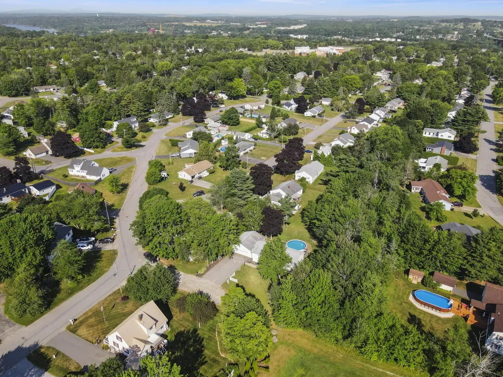 68 Lorraine Avenue Brewer ME 04412