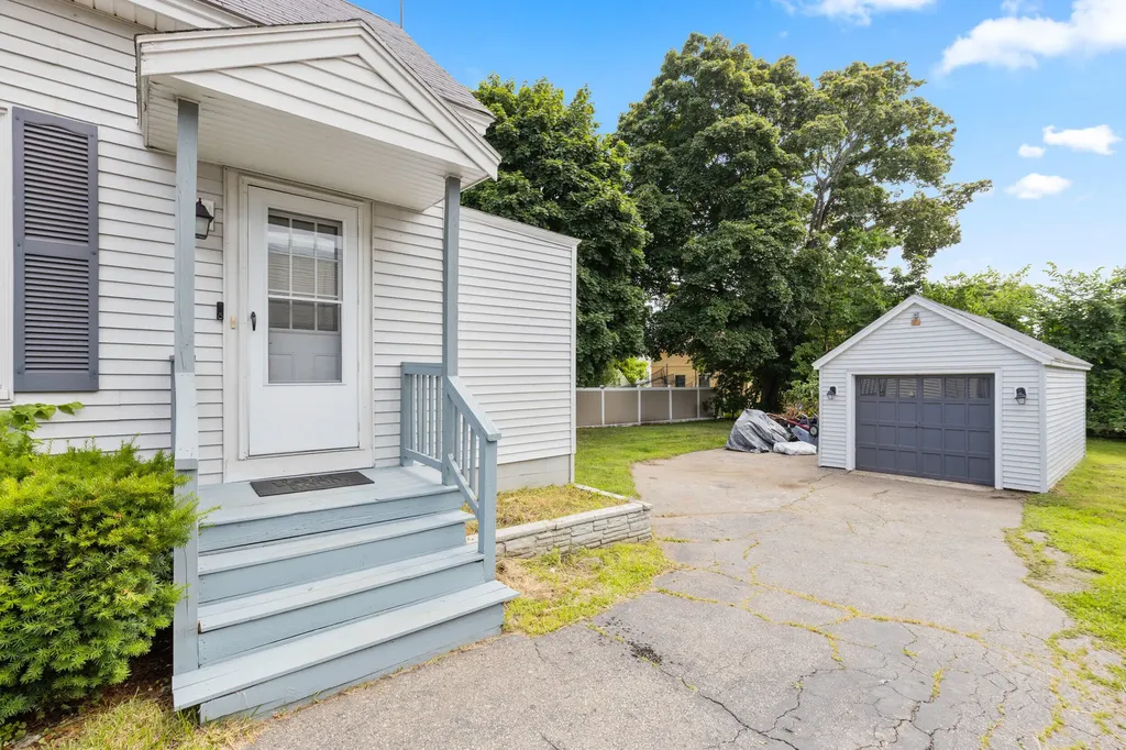13 Acorn Street Sanford ME 04073