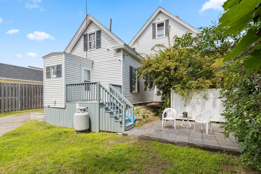 13 Acorn Street Sanford ME 04073