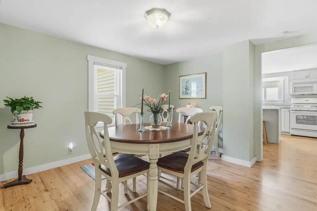 761 Gardiner Road Wiscasset ME 04578