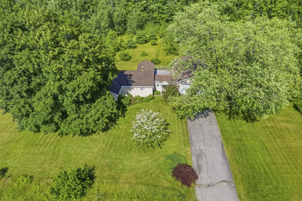 761 Gardiner Road Wiscasset ME 04578
