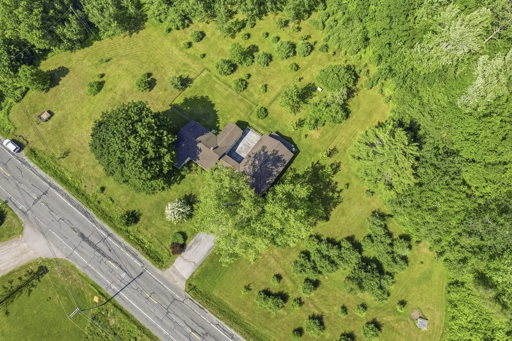 761 Gardiner Road Wiscasset ME 04578