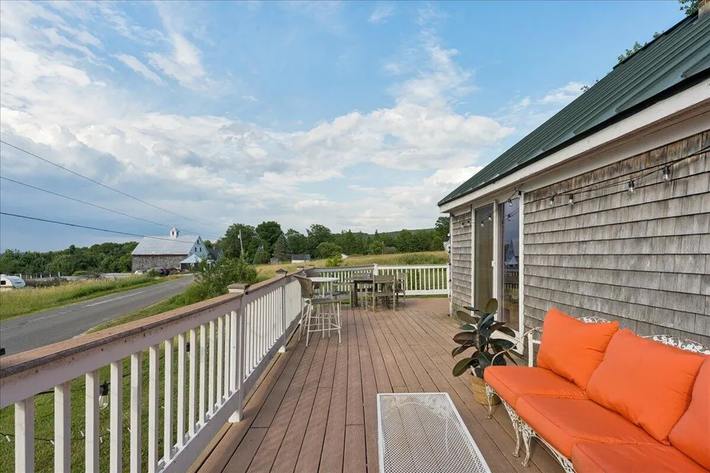 370 Carroll Road Union ME 04862