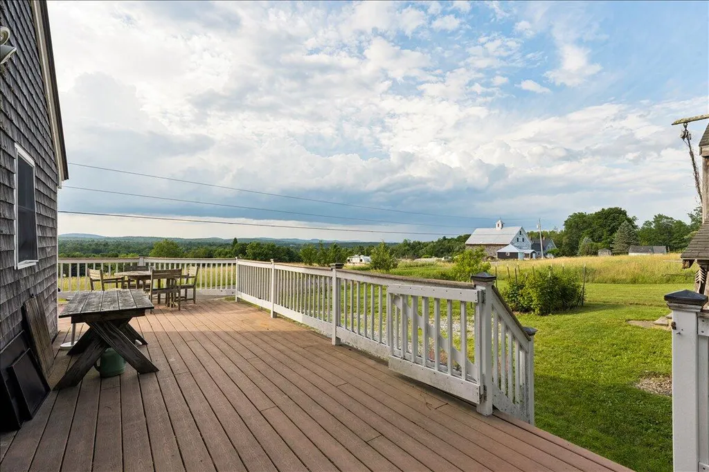 370 Carroll Road Union ME 04862