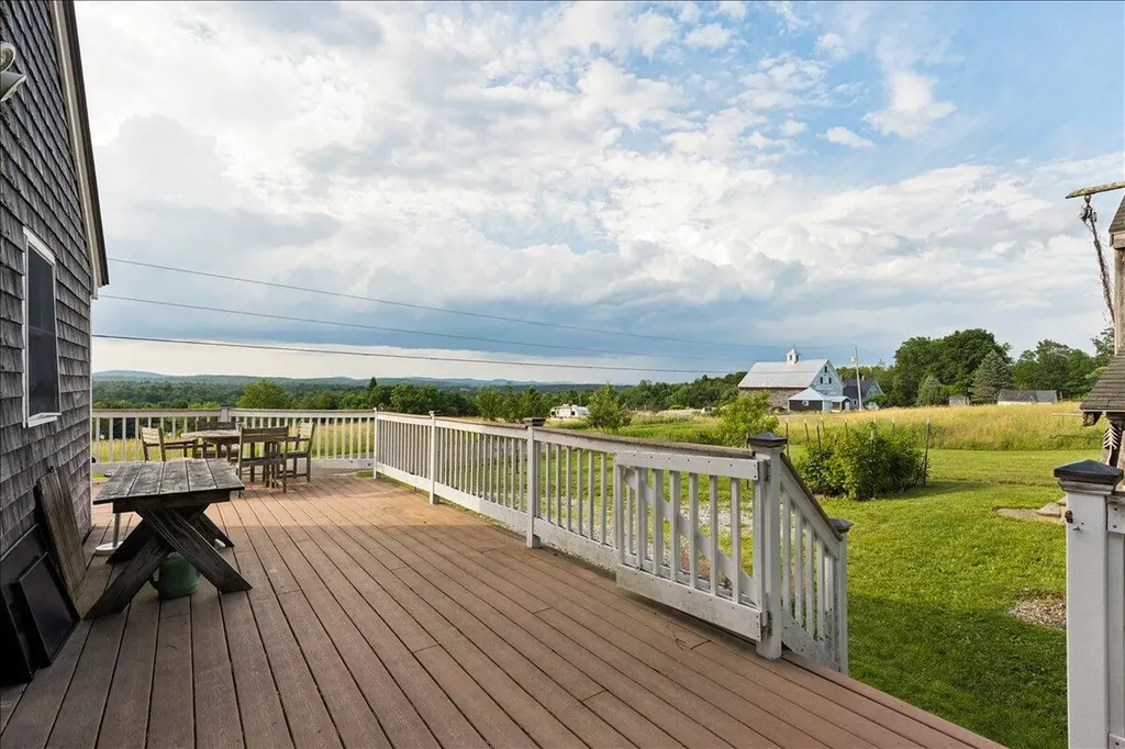 370 Carroll Road Union ME 04862