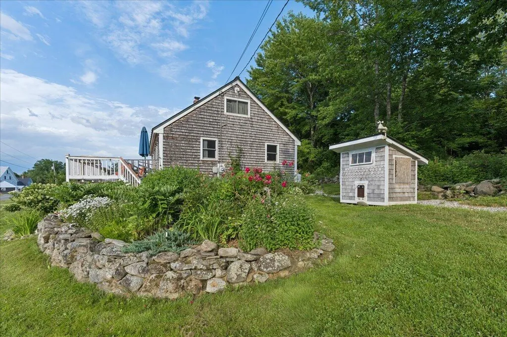 370 Carroll Road Union ME 04862
