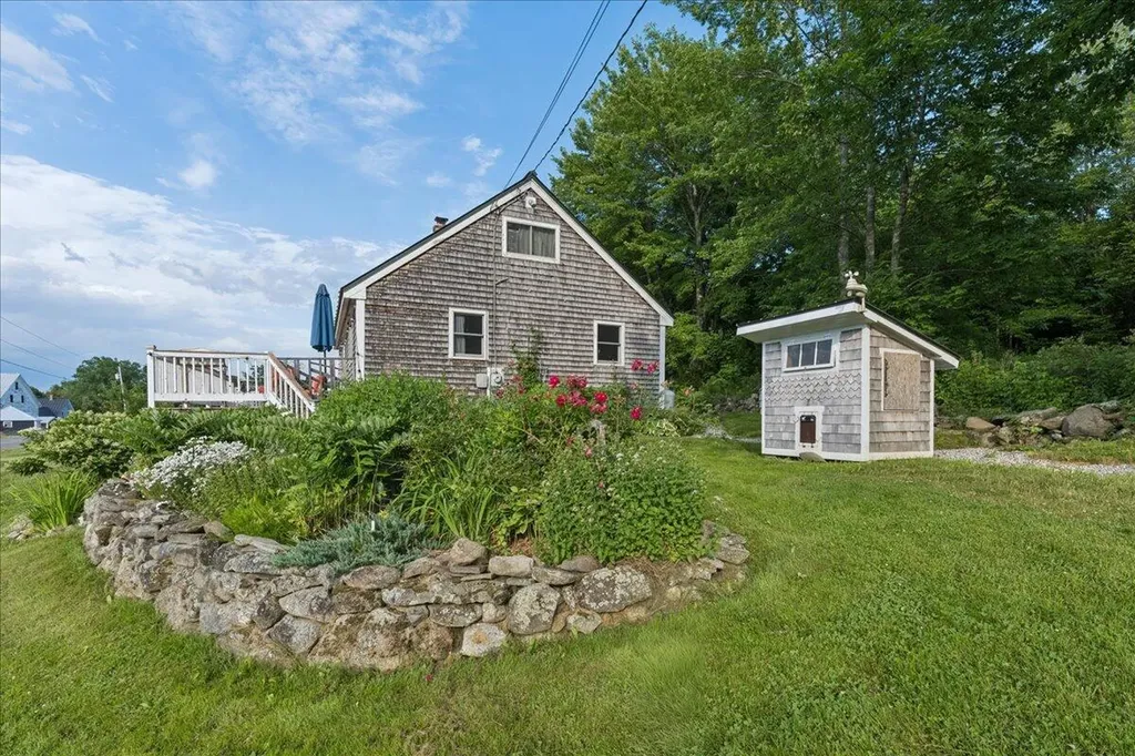 370 Carroll Road Union ME 04862