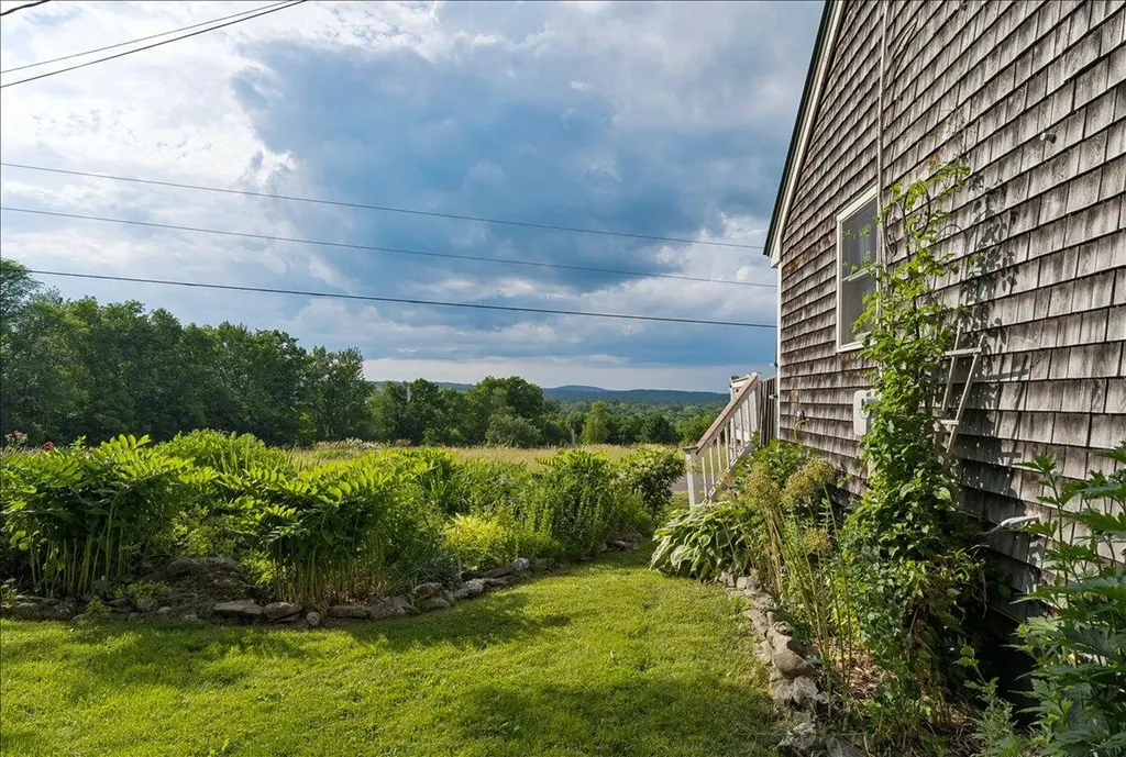 370 Carroll Road Union ME 04862