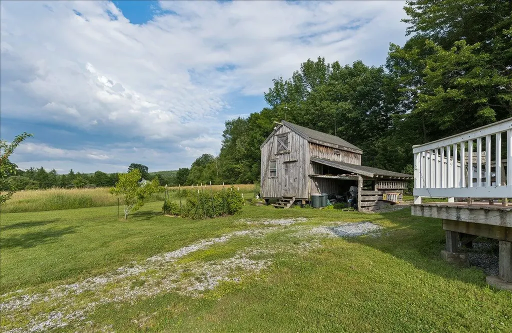 370 Carroll Road Union ME 04862