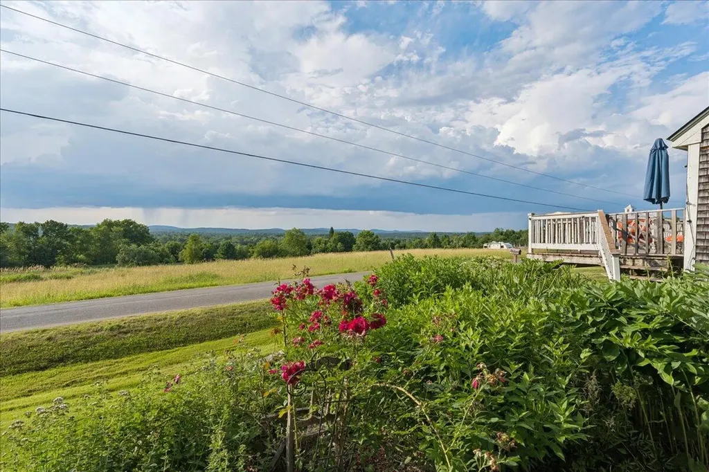 370 Carroll Road Union ME 04862