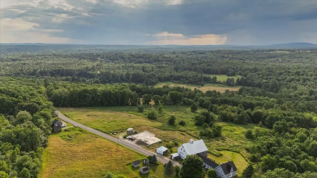 370 Carroll Road Union ME 04862