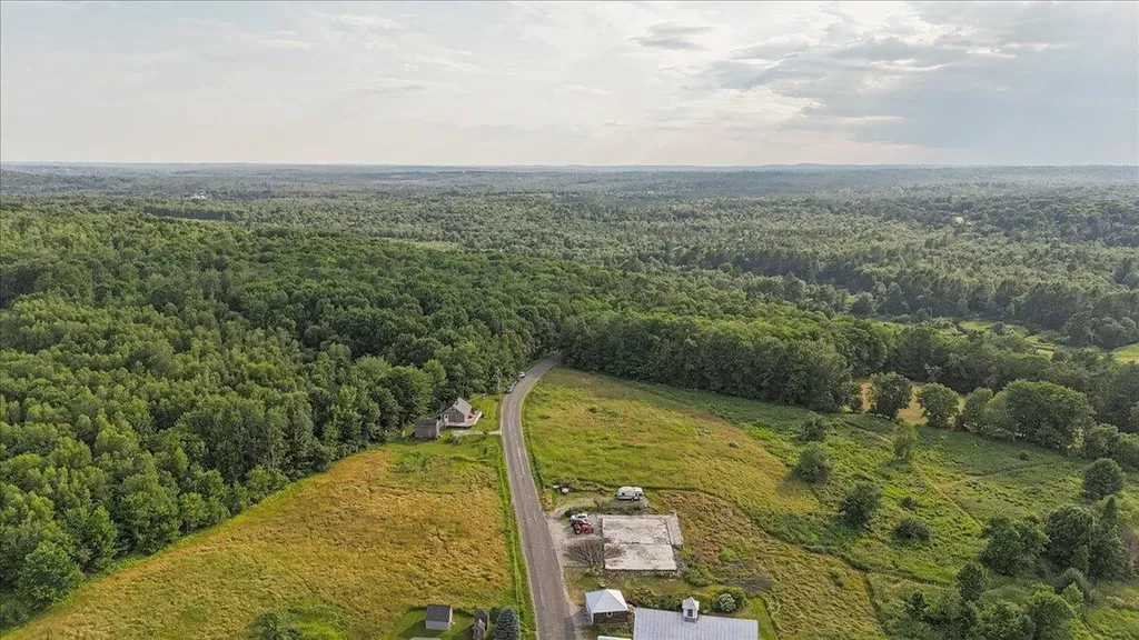 370 Carroll Road Union ME 04862