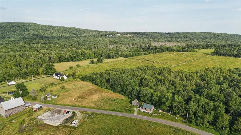 370 Carroll Road Union ME 04862