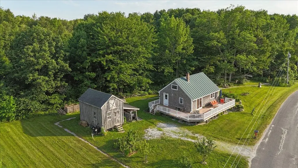 370 Carroll Road Union ME 04862