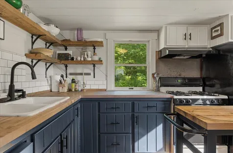 370 Carroll Road Union ME 04862