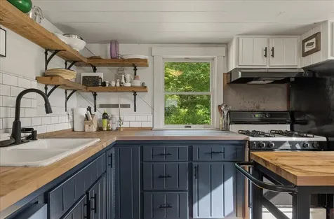 370 Carroll Road Union ME 04862