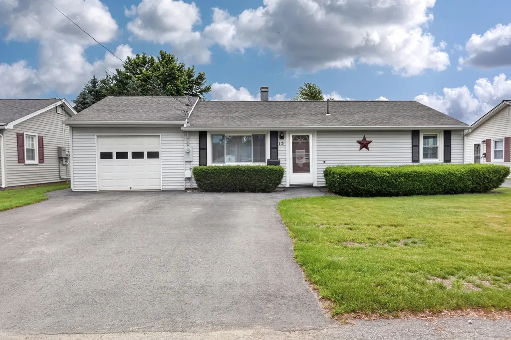 15 Brewster Street Bangor ME 04401