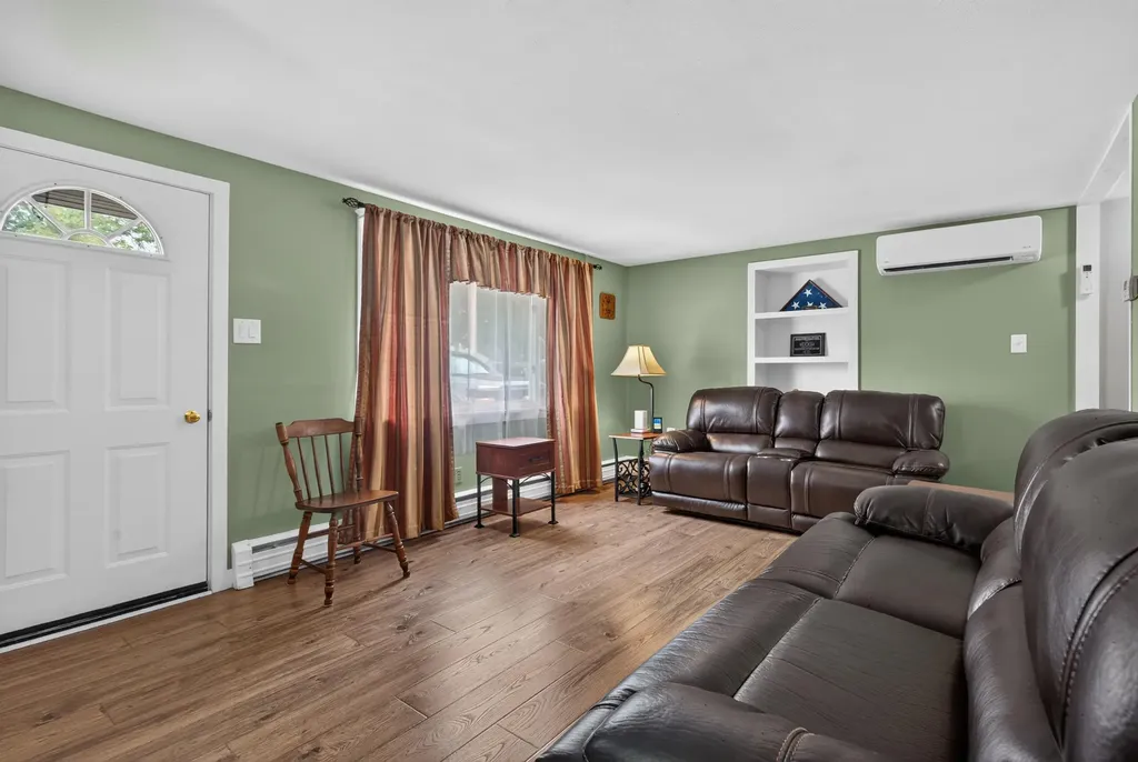 15 Brewster Street Bangor ME 04401