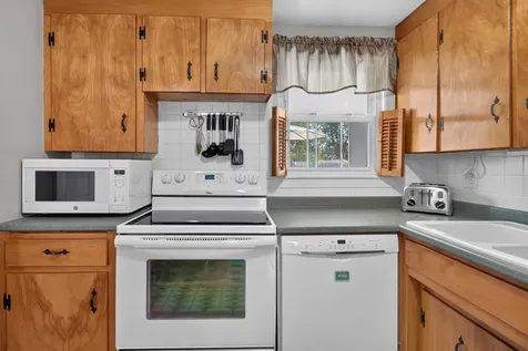 15 Brewster Street Bangor ME 04401