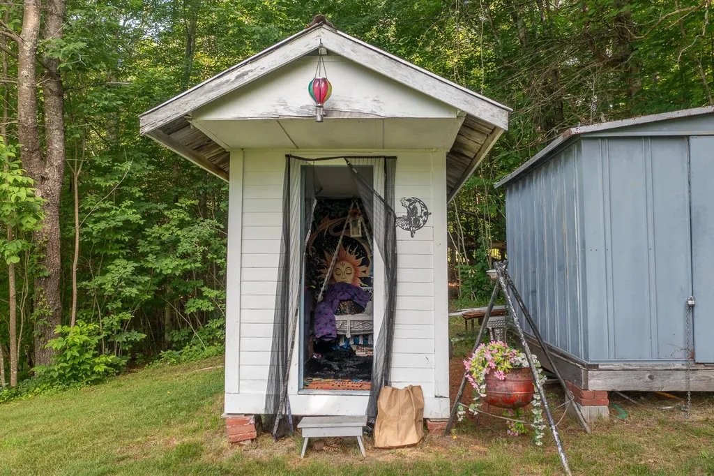 156 Mayfield Road Moscow ME 04920