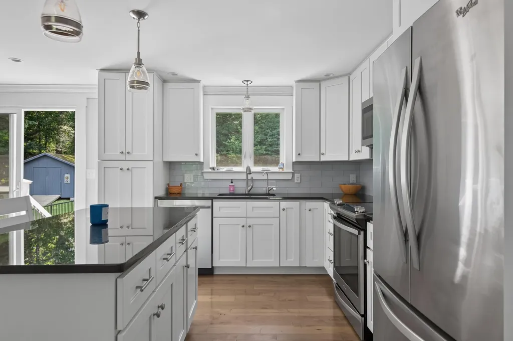 91 Bowdoin Street Yarmouth ME 04096