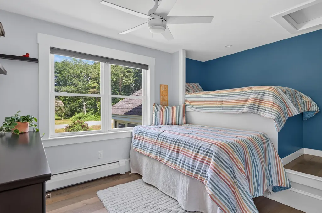91 Bowdoin Street Yarmouth ME 04096