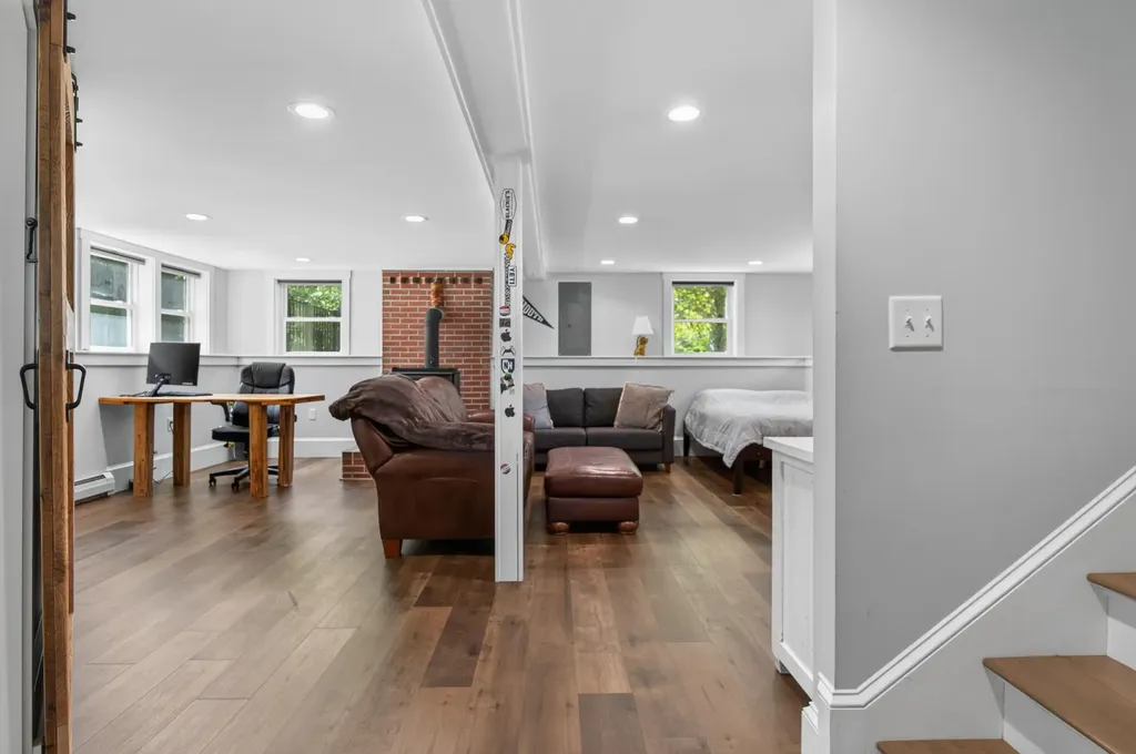 91 Bowdoin Street Yarmouth ME 04096