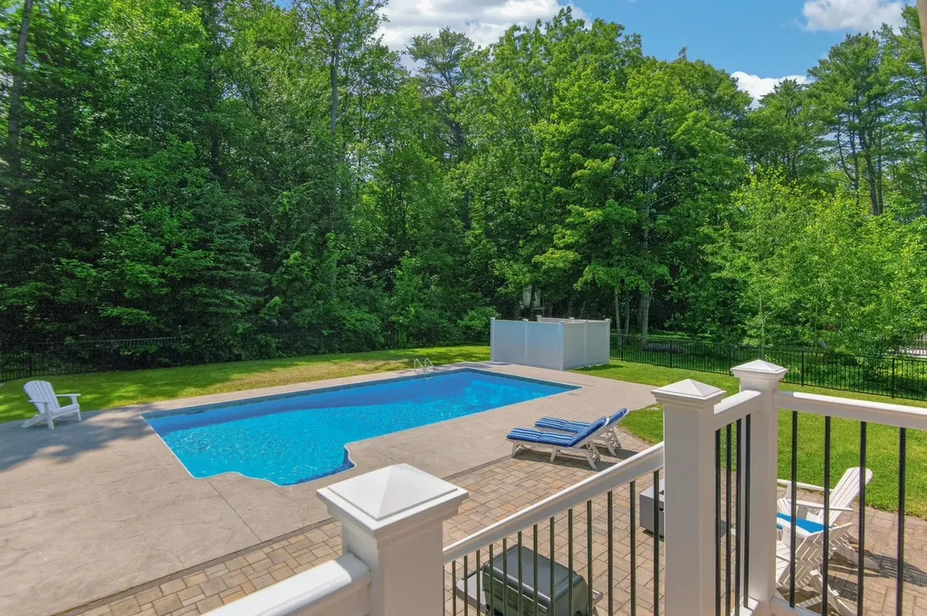 91 Bowdoin Street Yarmouth ME 04096