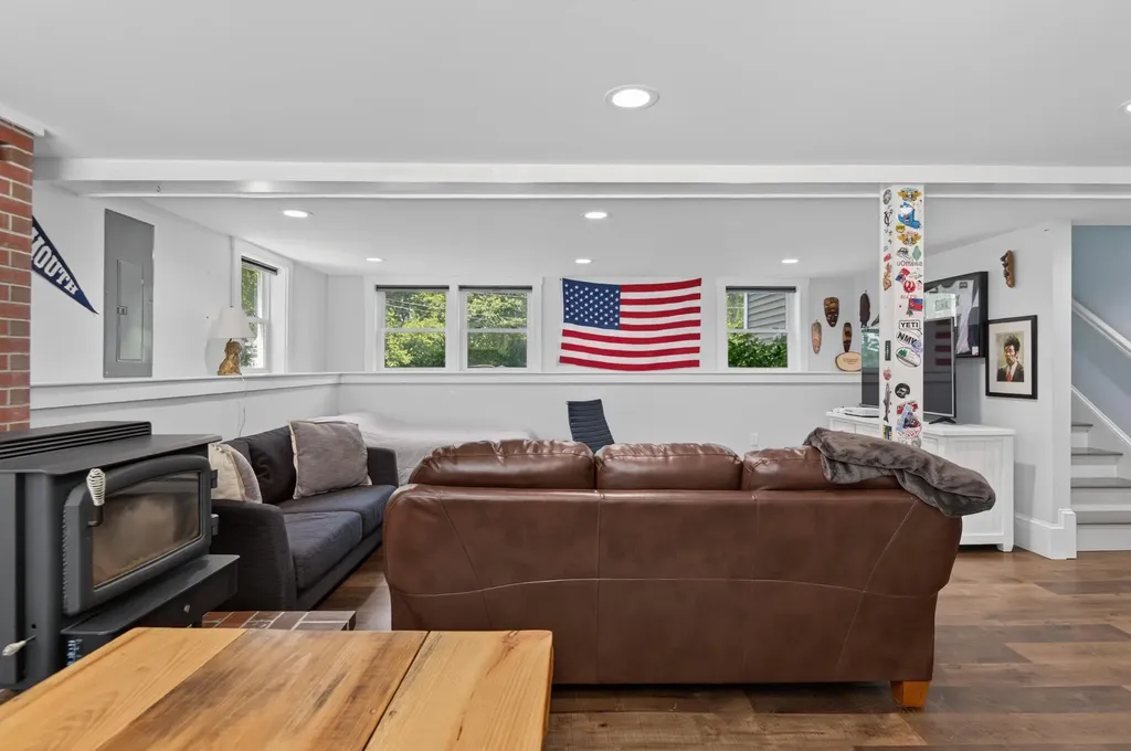 91 Bowdoin Street Yarmouth ME 04096