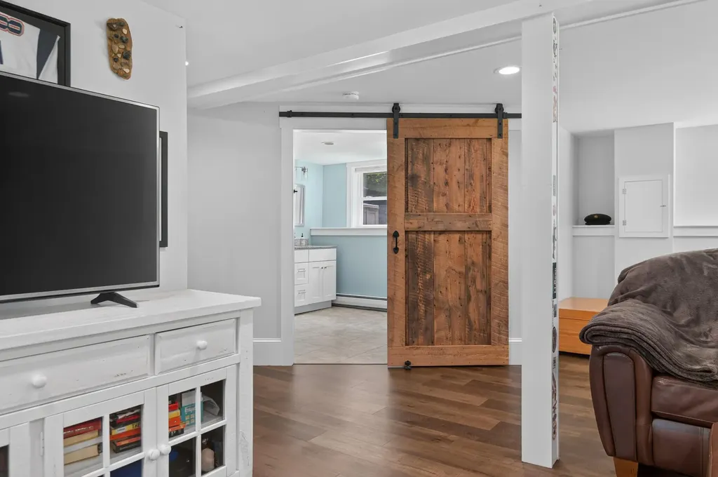 91 Bowdoin Street Yarmouth ME 04096