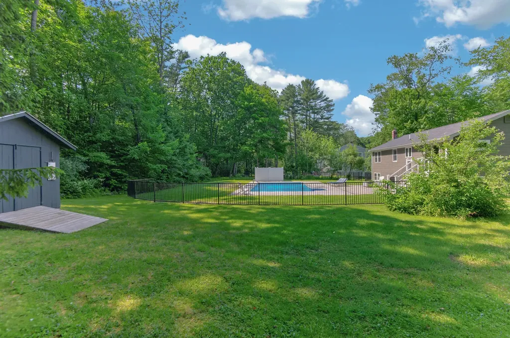 91 Bowdoin Street Yarmouth ME 04096