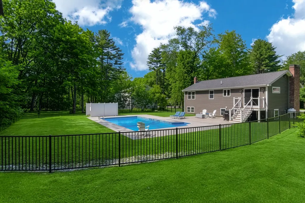 91 Bowdoin Street Yarmouth ME 04096