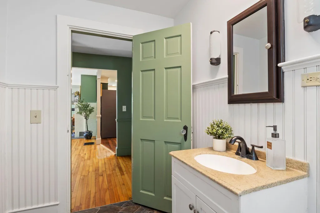 430 E Main Street Yarmouth ME 04096