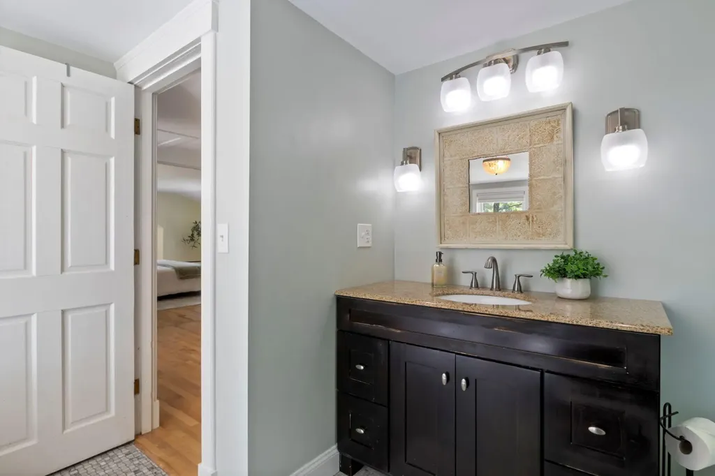 430 E Main Street Yarmouth ME 04096