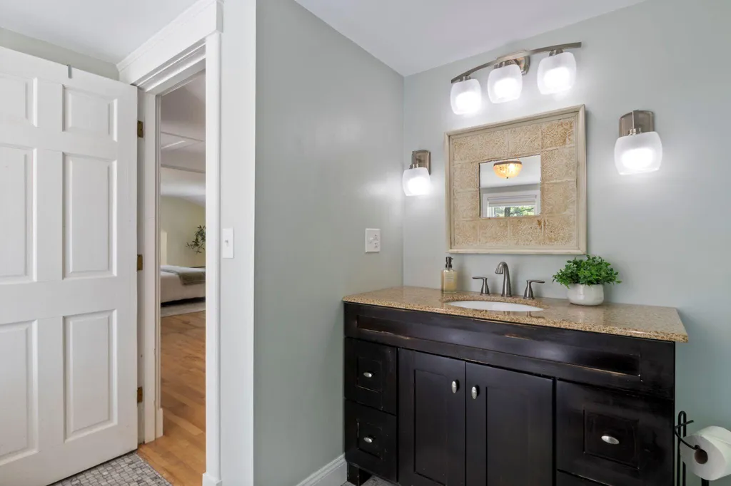 430 E Main Street Yarmouth ME 04096