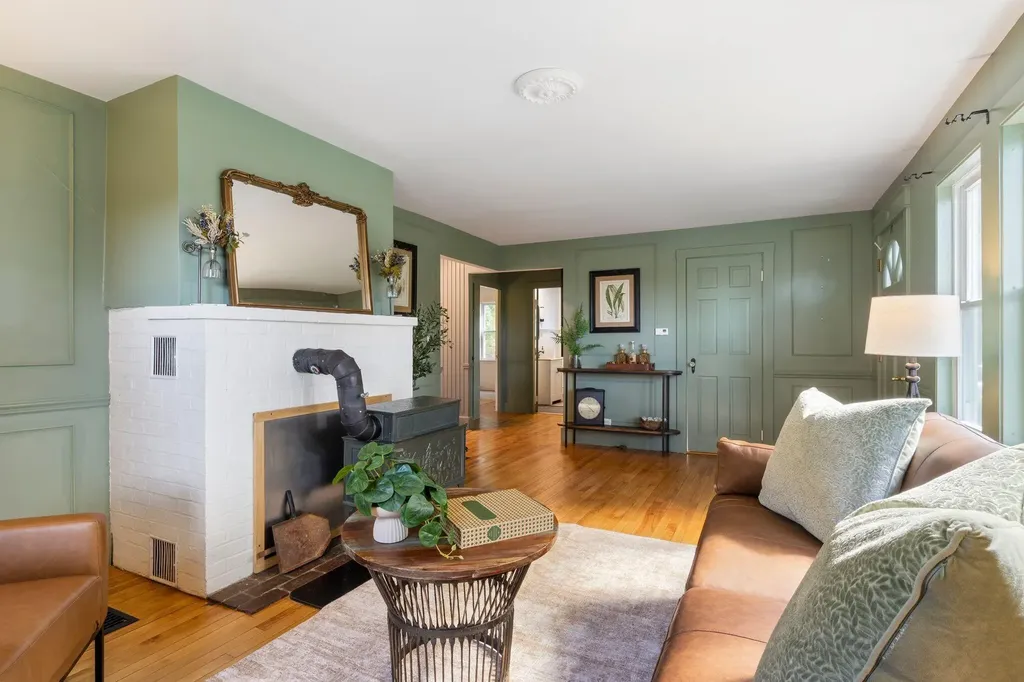 430 E Main Street Yarmouth ME 04096