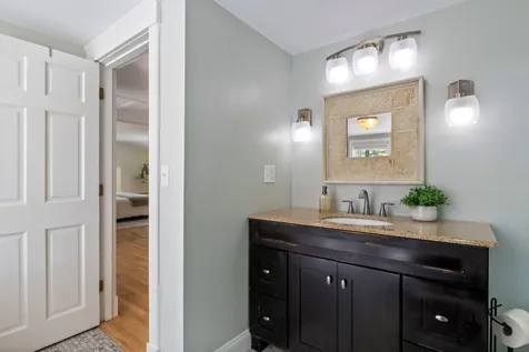 430 E Main Street Yarmouth ME 04096