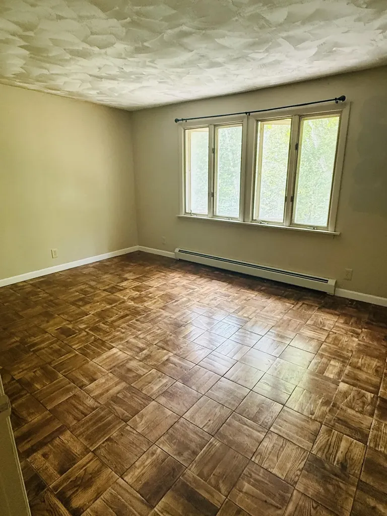 156 Alpine Street Paris ME 04281