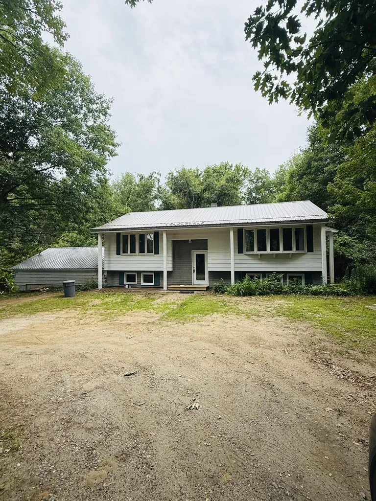 156 Alpine Street Paris ME 04281