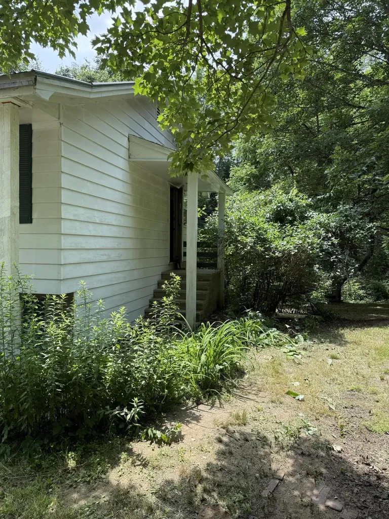 156 Alpine Street Paris ME 04281