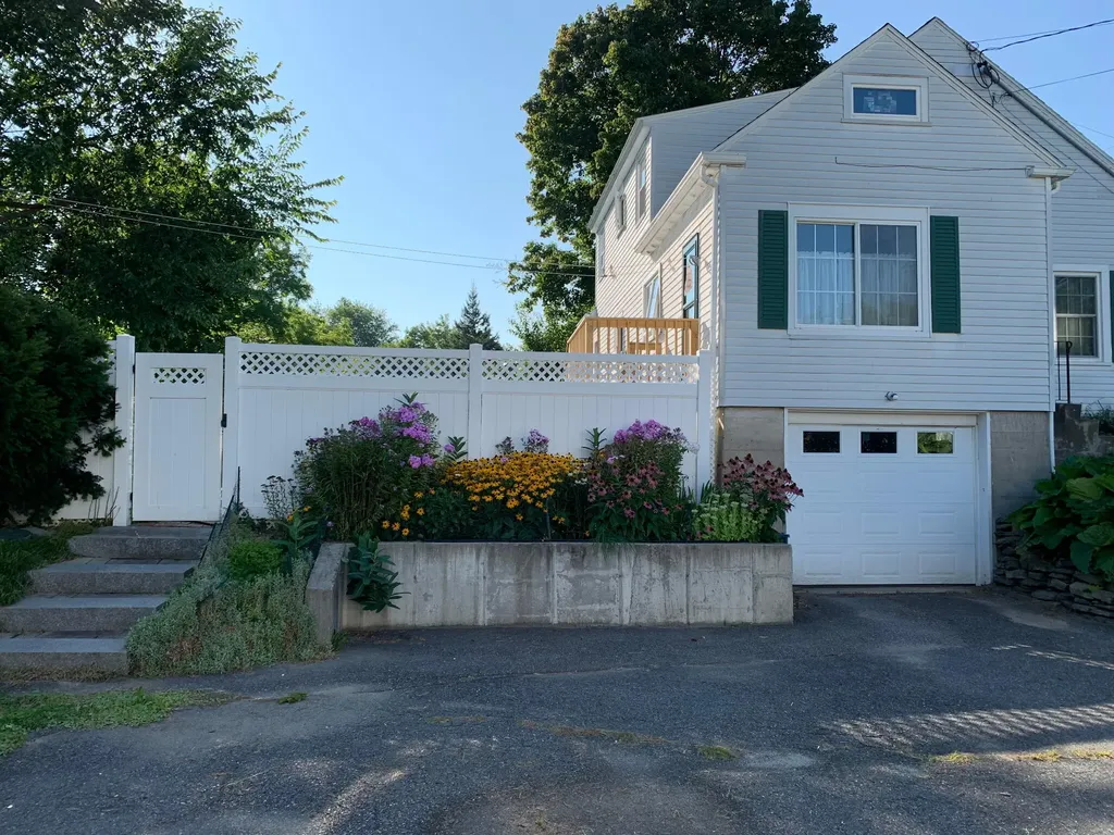 52 Mayflower Road Augusta ME 04330