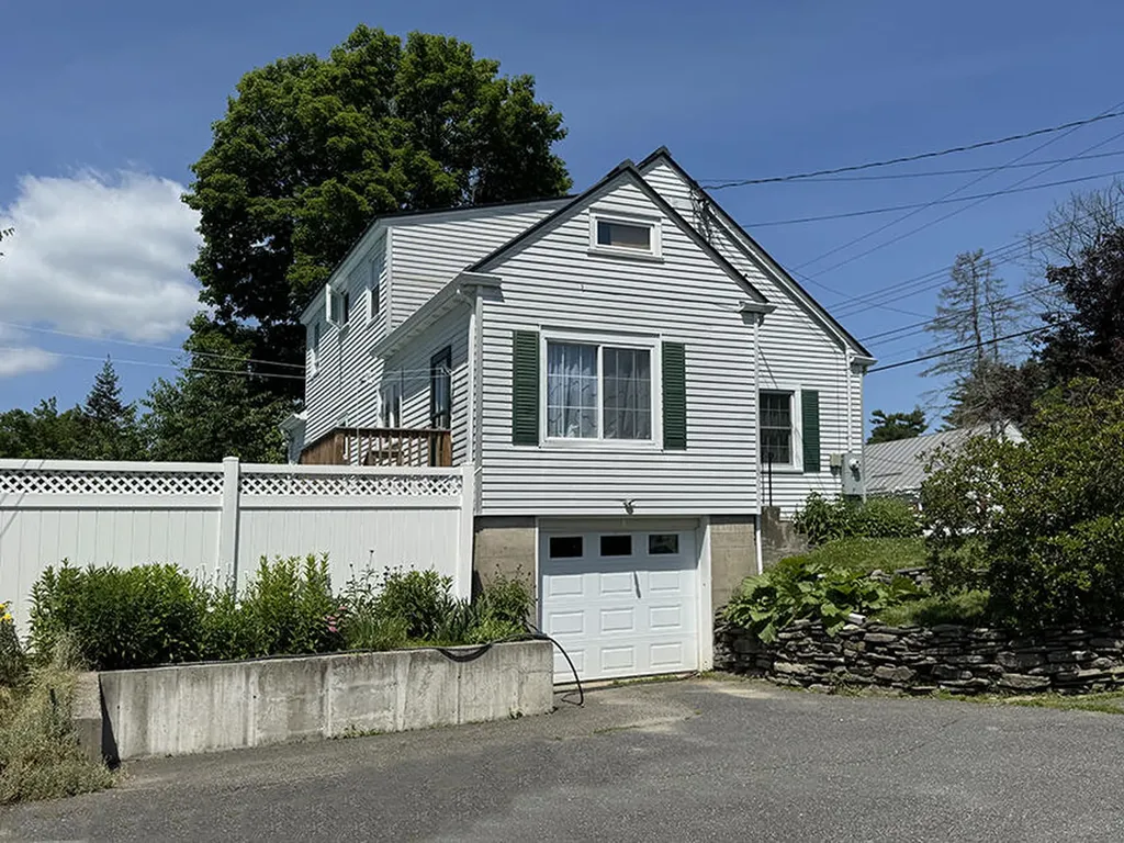 52 Mayflower Road Augusta ME 04330