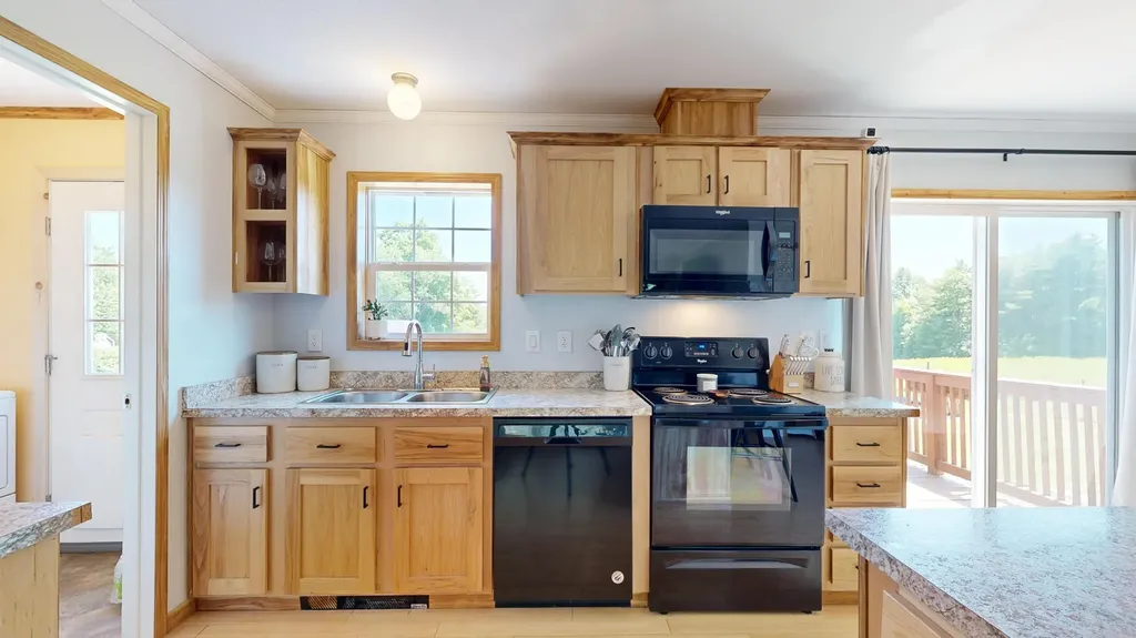 67 Senott Road Whitefield ME 04353