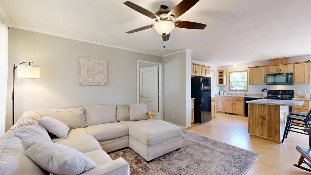 67 Senott Road Whitefield ME 04353