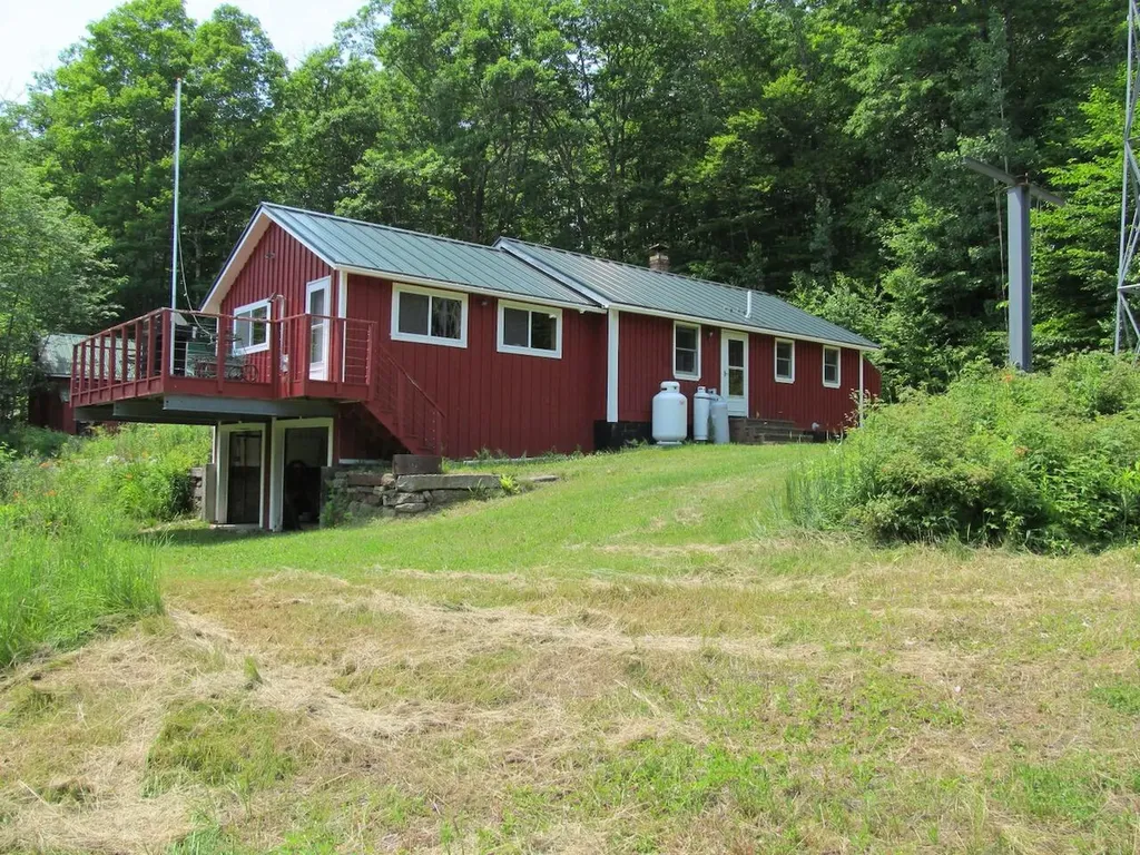 101 Thurlow Drive Hartford ME 04220