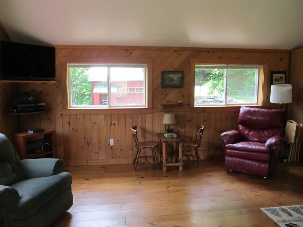 101 Thurlow Drive Hartford ME 04220