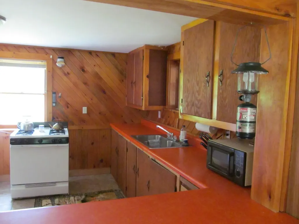 101 Thurlow Drive Hartford ME 04220